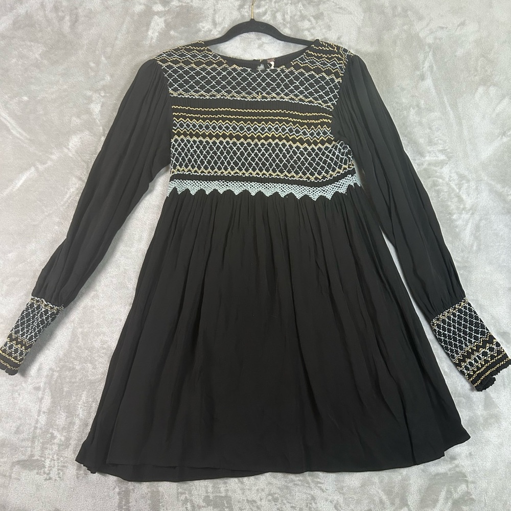Free people late night picnic smocked long sleeve embroidered dress - Picture 5 of 13
